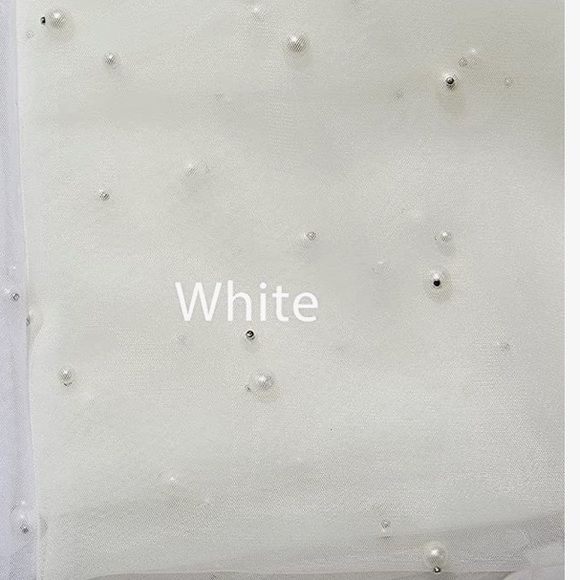 White Pearl Embellished Wedding Veil NWT - long chapel length - Picture 5 of 6